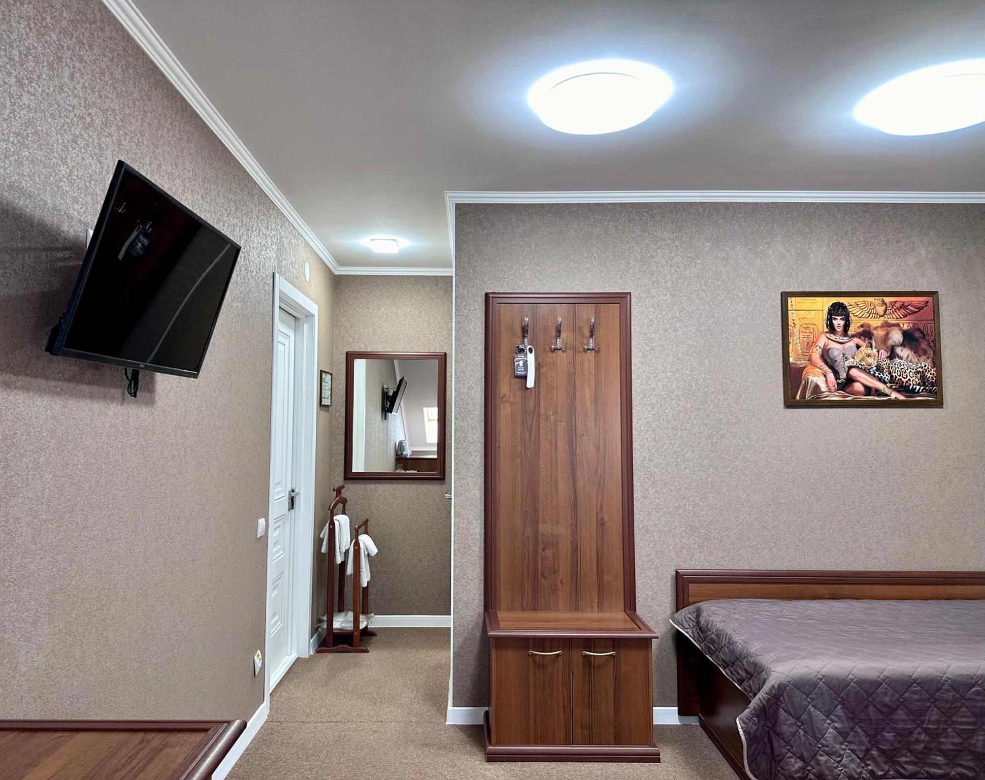 Hotel Korona Кропивницкий Экстерьер фото
