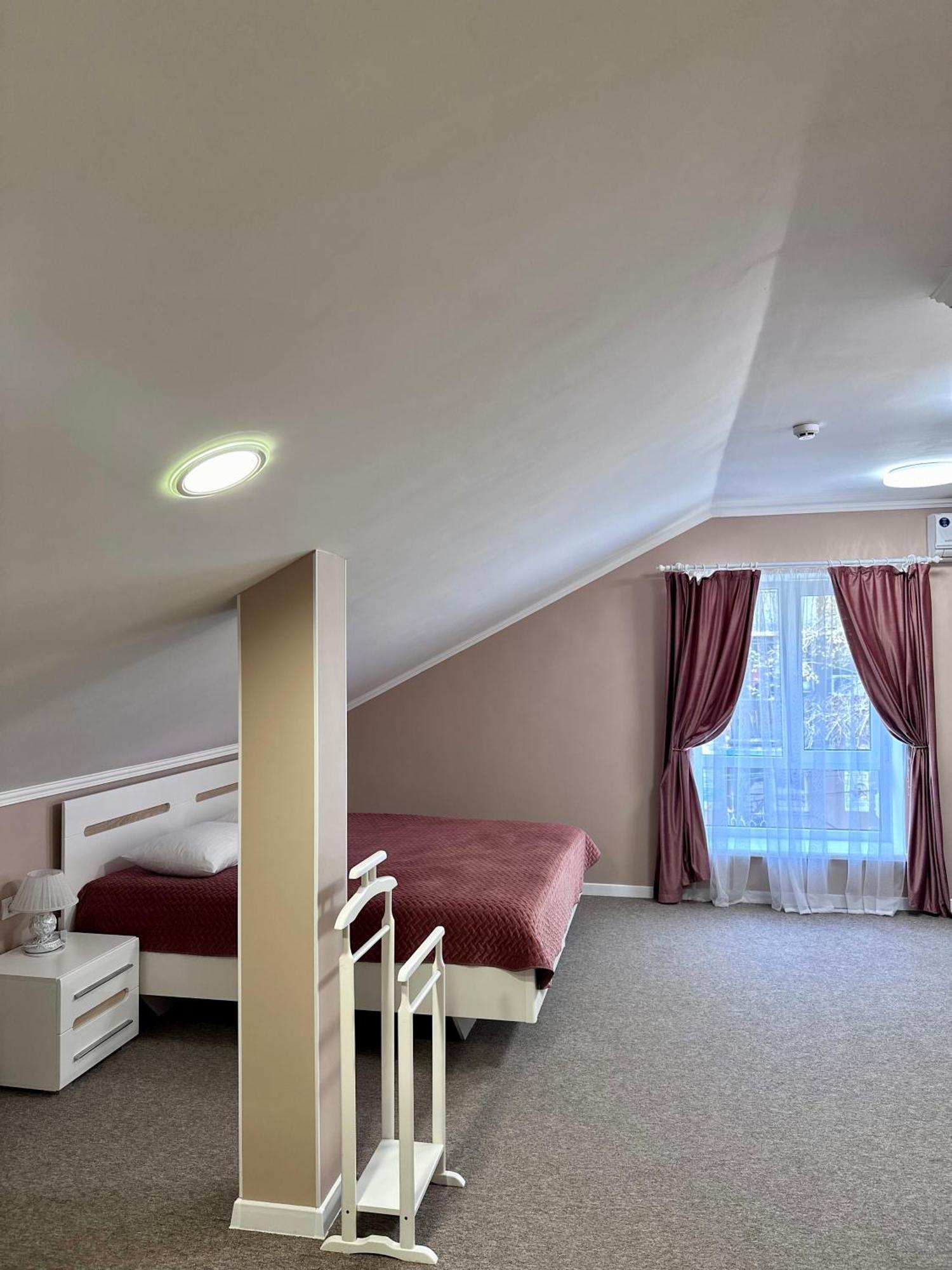 Hotel Korona Кропивницкий Экстерьер фото